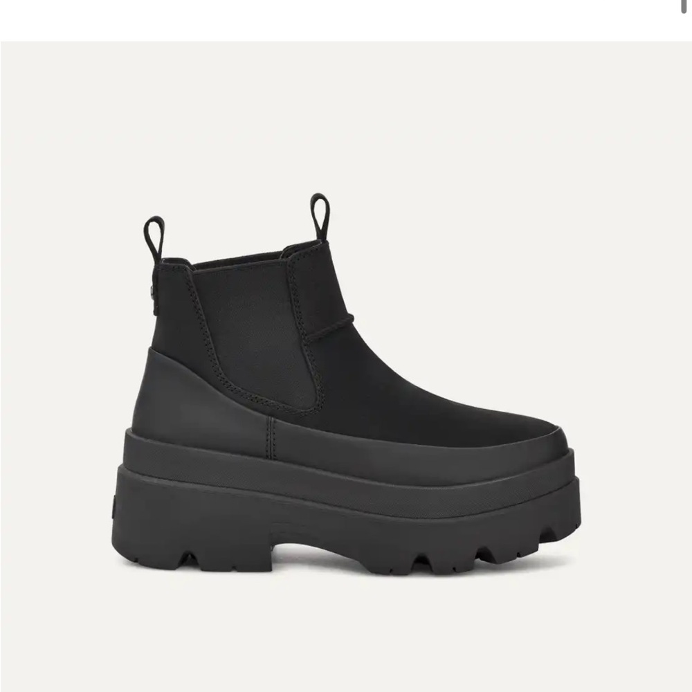 UGG BRISBANE Black Platform Boots